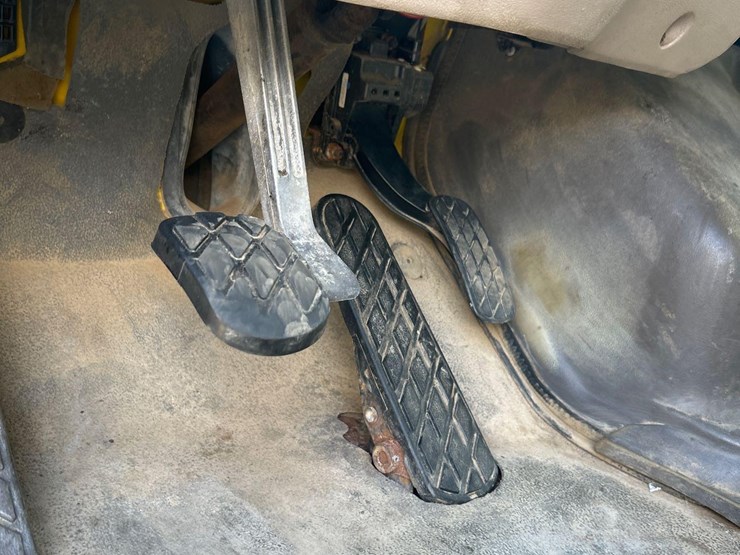 2007-sterling-l9500-image-43