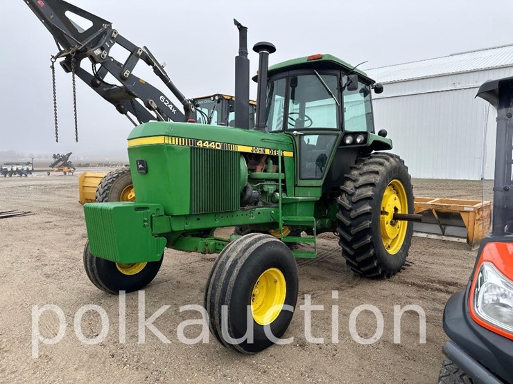 john-deere-4440-image-4