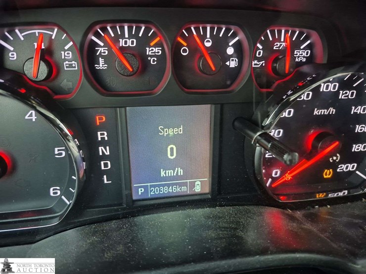 2018-chevrolet-silverado-1500-image-15