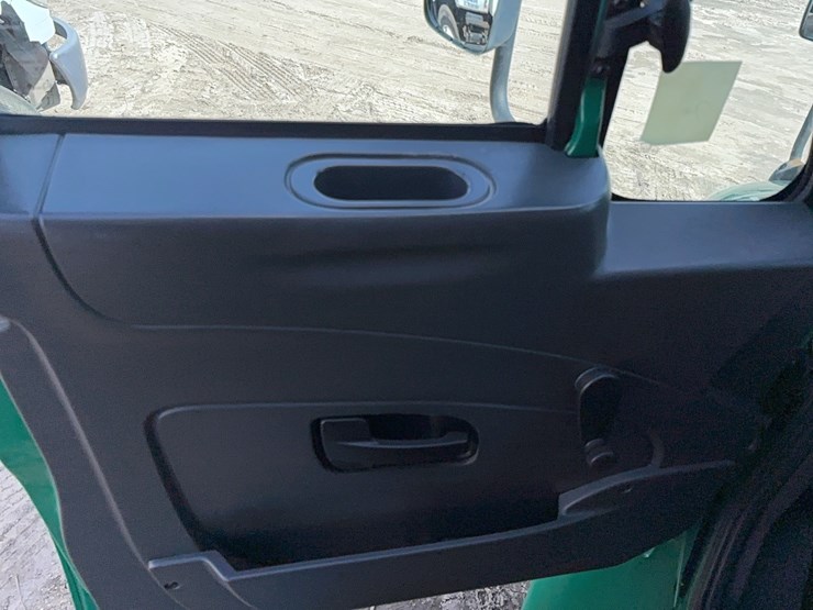 2016-international-durastar-4300-image-11