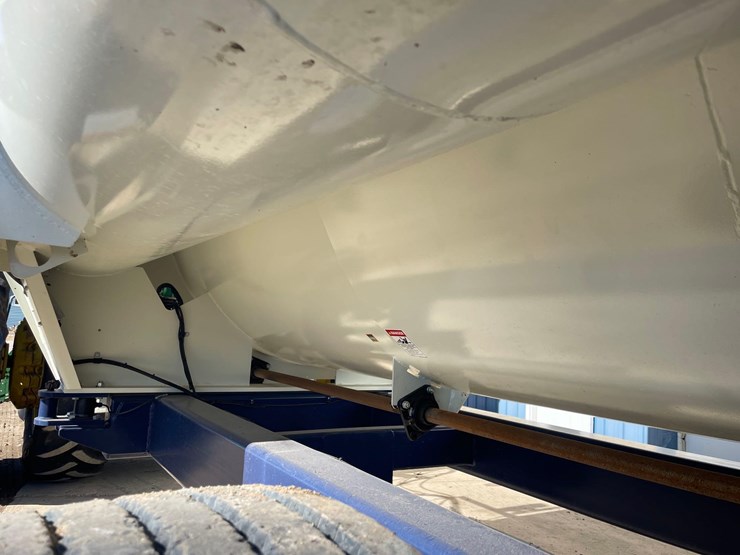 2024-herd-boss-6160-mixer-wagon--1-owner-image-38