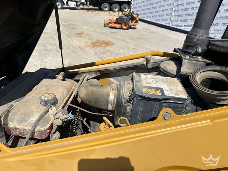 2011-caterpillar-420e-image-7