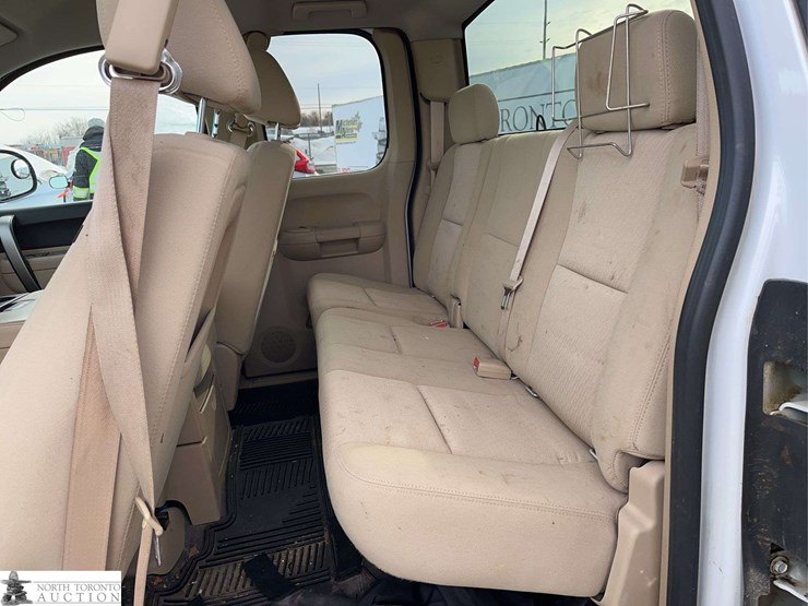 2011-gmc-sierra-1500-image-18