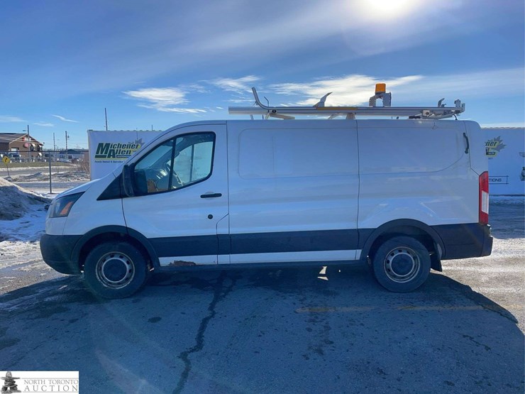 2016-ford-transit-image-2