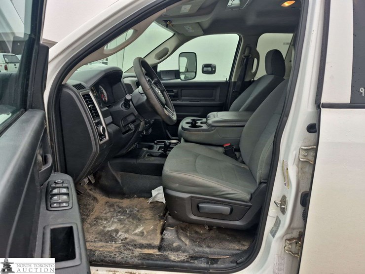 2016-dodge-2500-image-12