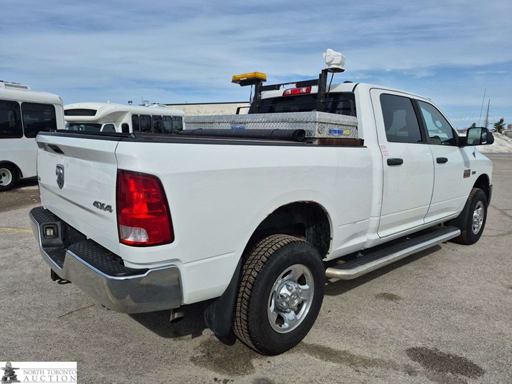 2011-dodge-2500-image-5