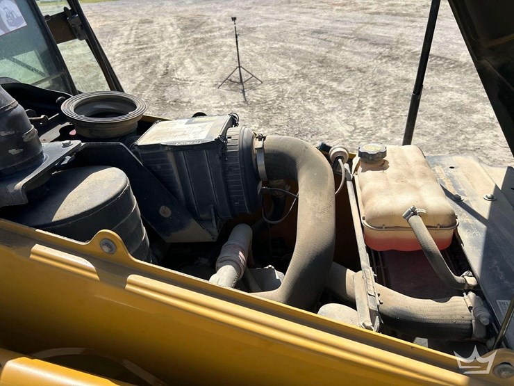 2011-caterpillar-420e-image-8