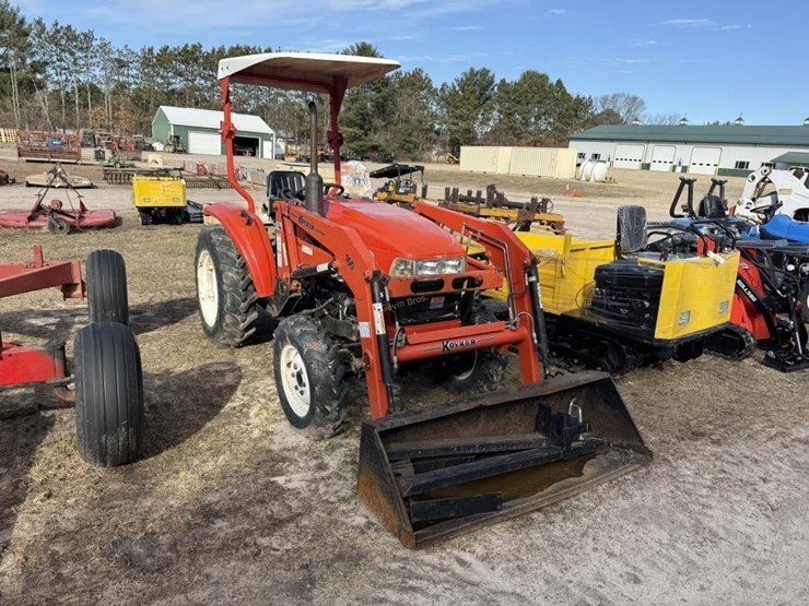 jm-354le-tractor-with-koyker-loader-image-3
