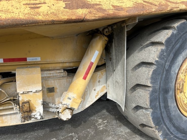 2009-caterpillar-ad55b-image-35