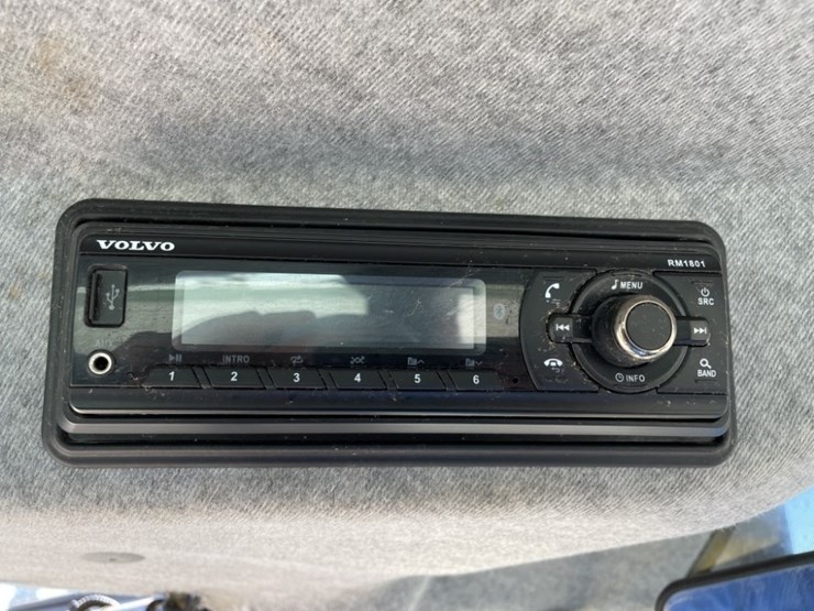 2023-volvo-l70h-image-46