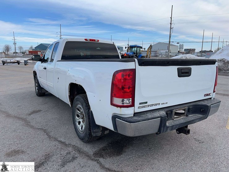 2011-gmc-sierra-1500-image-3