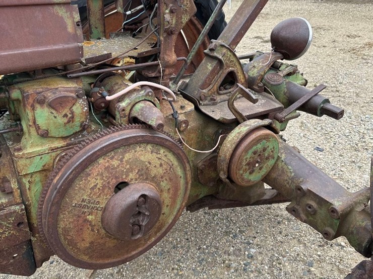 john-deere-b-image-11