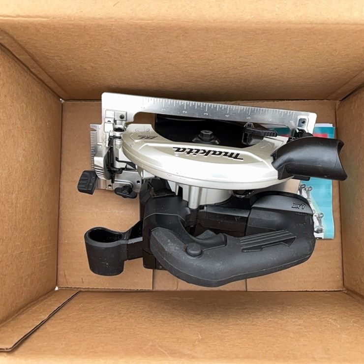 NEW MAKITA 18 V LXT LITHIUM ION CORDLESS 6 1/2" CIRCULAR SAW TOOL ONLY - XSH04ZB- 1 YR FACTORY WARRANTY -RECON NEW SUPPORT EQUIPMENT