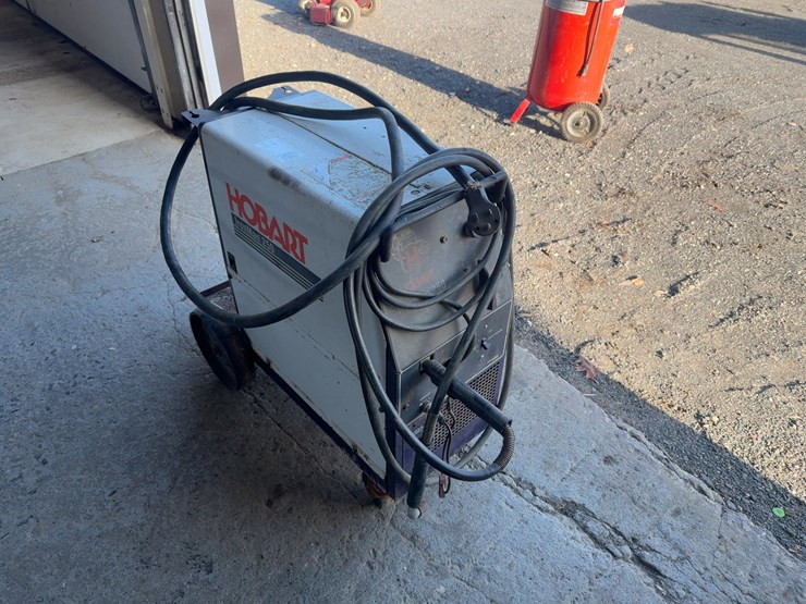 hobart-ironman-250-mig-welder-image-4