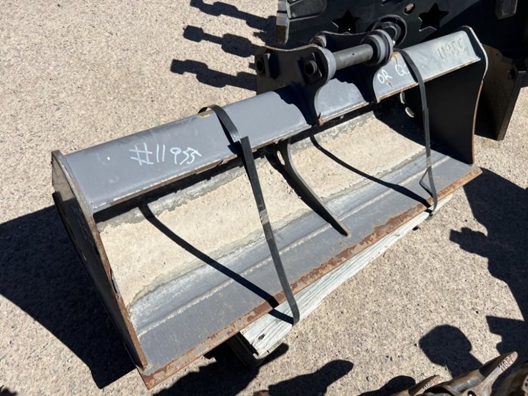 2022-volvo-ecr25d-image-32