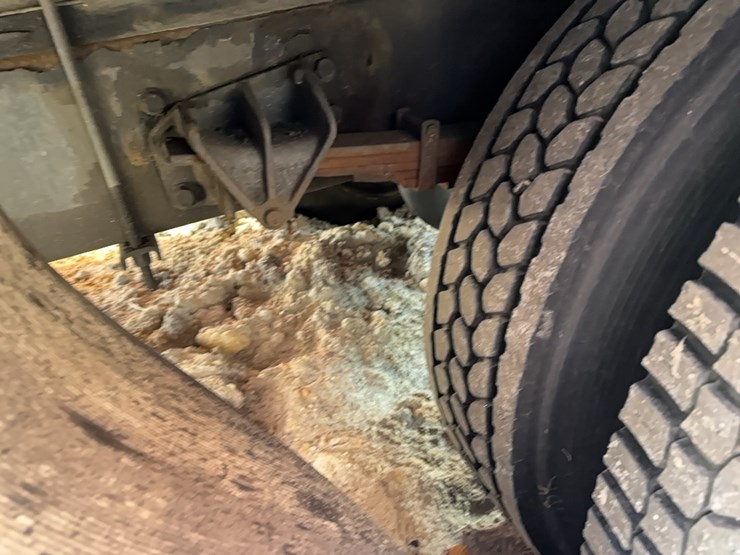 2017-international-durastar-4300-image-9