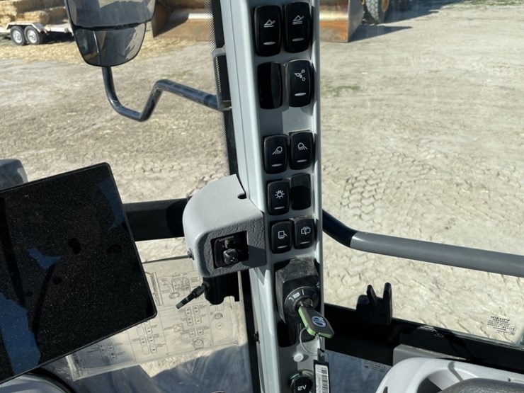 2023-volvo-l70h-image-35