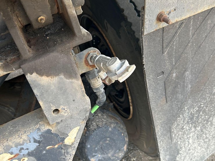 2007-sterling-l9500-image-23