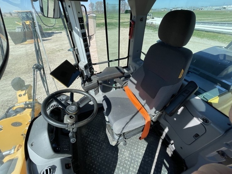 2023-volvo-l70h-image-33