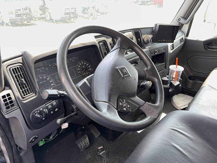 2020-international-mv607-image-17