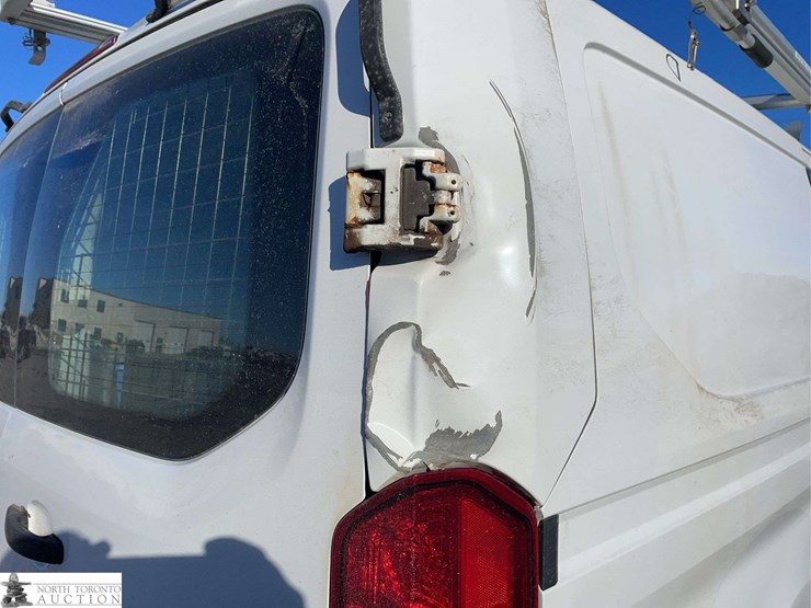 2016-ford-transit-image-30