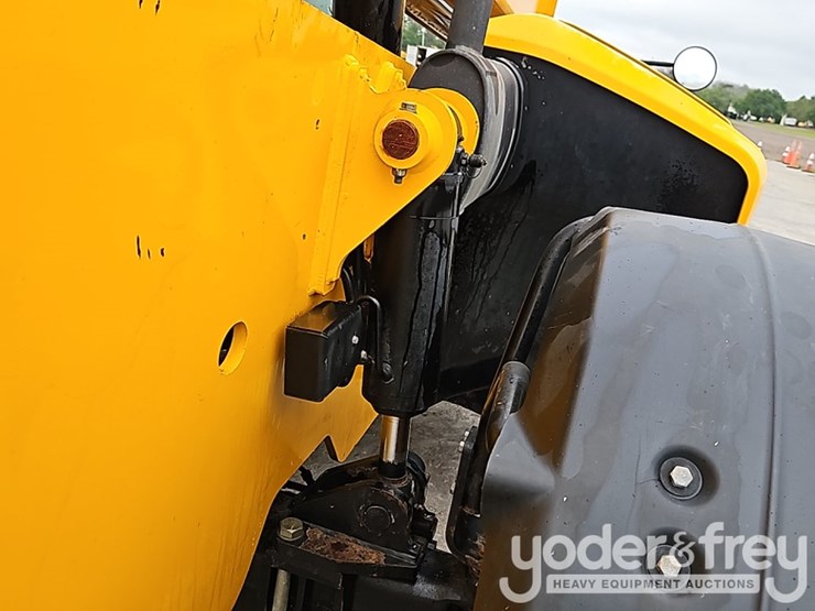 2017-jcb-507-42-image-10