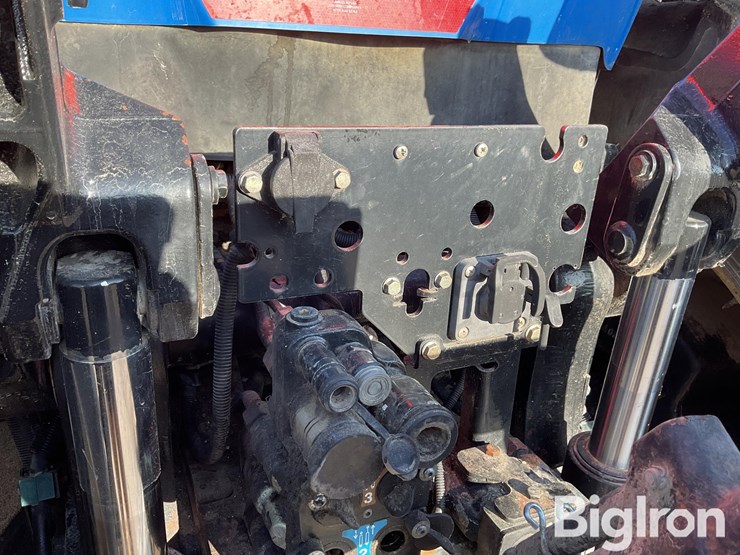 new-holland-275-image-13