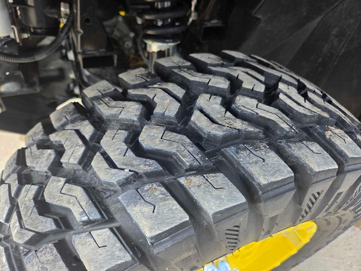 2024-john-deere-gator-image-4