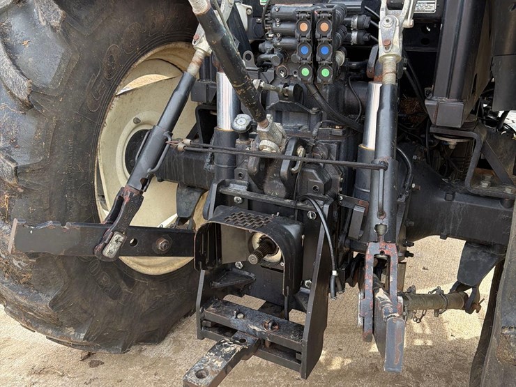 2011-new-holland-t6030-plus-image-8