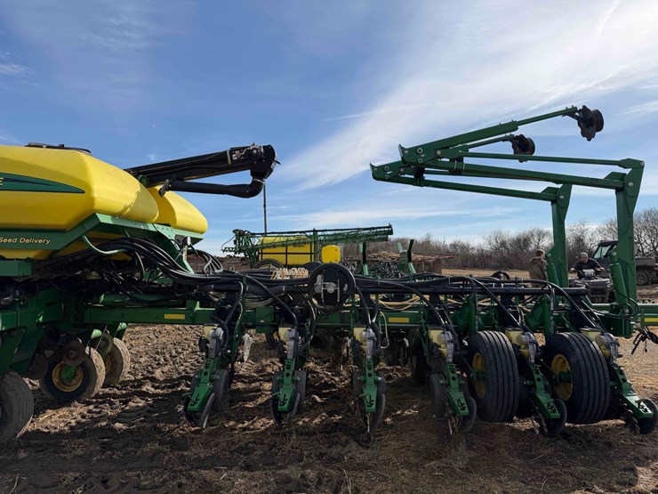 2011-john-deere-1770nt-ccs-image-6