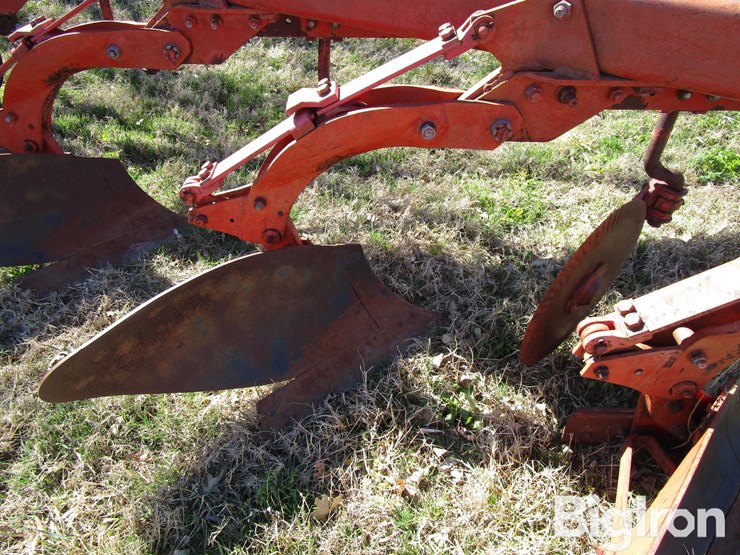 massey-ferguson-880-image-18