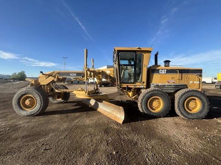 2006-caterpillar-143h-motor-grader-image-5