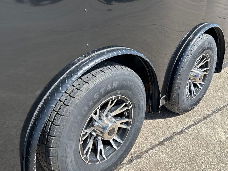 like-new--2025-steel-pines-cargo-llc-8-1/2ft-x-24ft-bumper-hitch-enclosed-trailer--1-owner-image-10