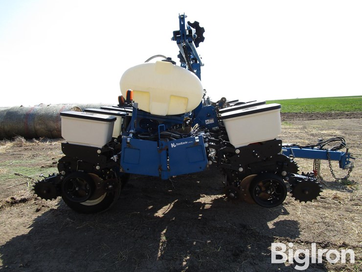 2023-kinze-3205-image-4