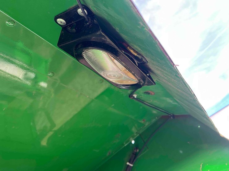 john-deere-568-image-16