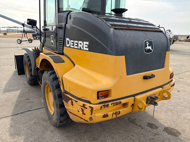 2016-deere-244k-image-21