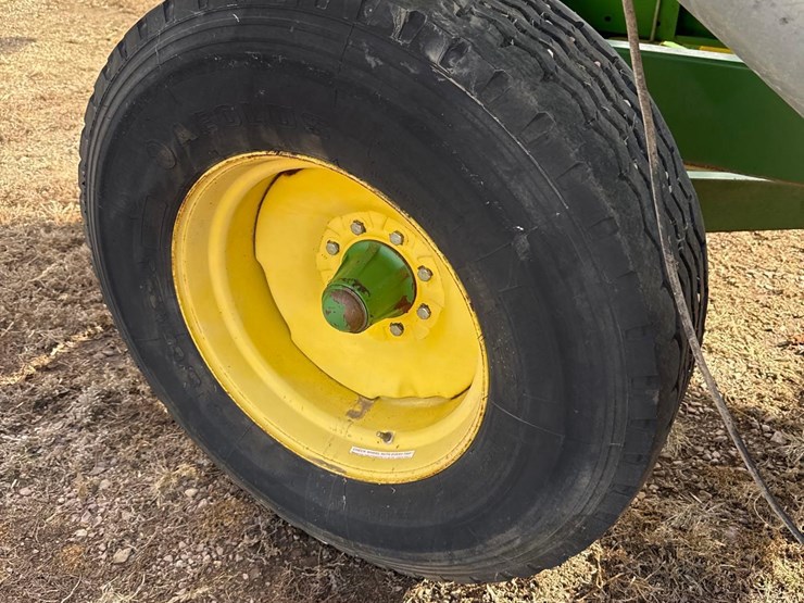 demco-365bu-gravity-wagon-w/-seed-auger-image-6