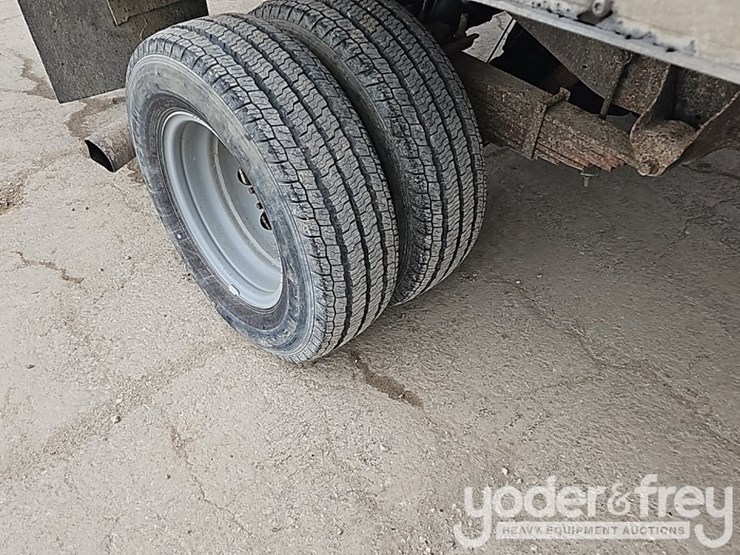 2002-ford-e450-image-14