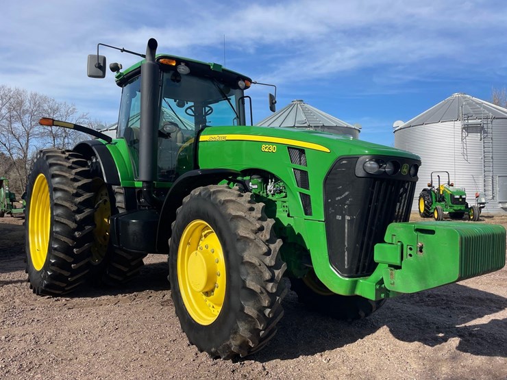 2007-john-deere-8230-image-2