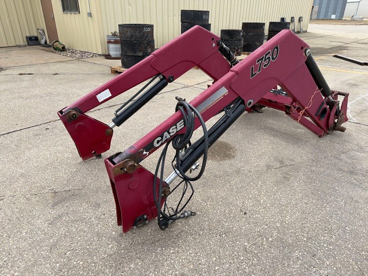 case-ih-l750-image-1