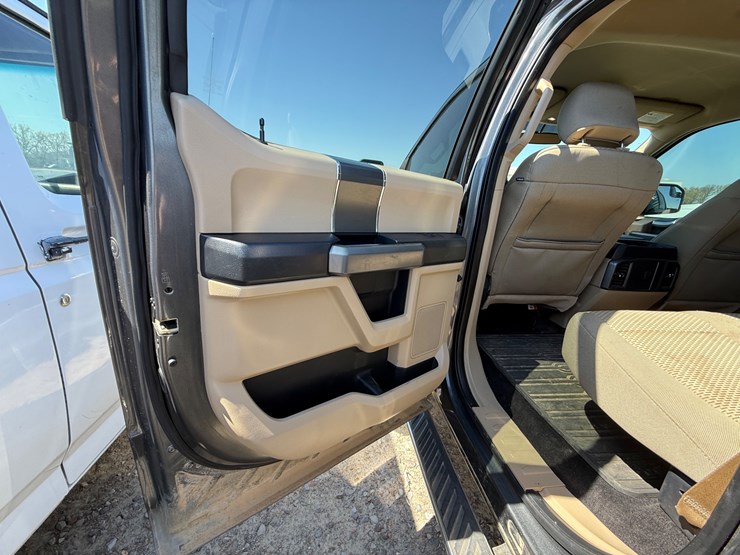 2016-ford-f150-image-31