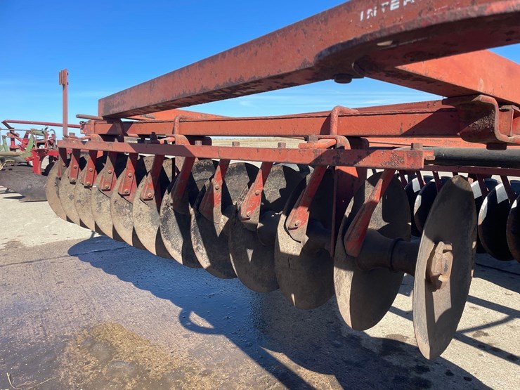 international-370-image-13