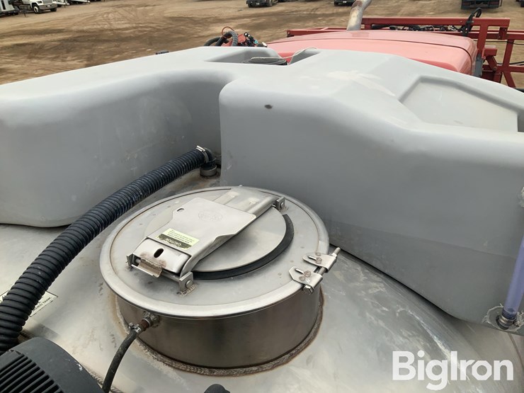 2013-case-ih-4430-self-propelled-sprayer-image-10