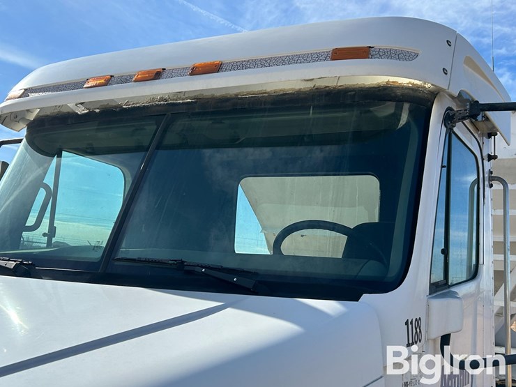 1998-freightliner-century-120-image-13