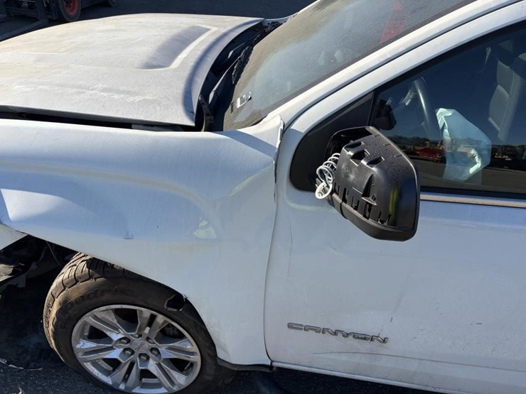 2019-gmc-canyon-sle-image-6