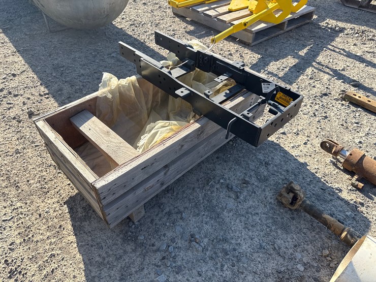 #35076-•-front-tractor-frame-inv#-35076-image-1