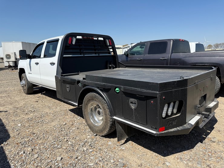 2019-chevrolet-3500hd-image-18
