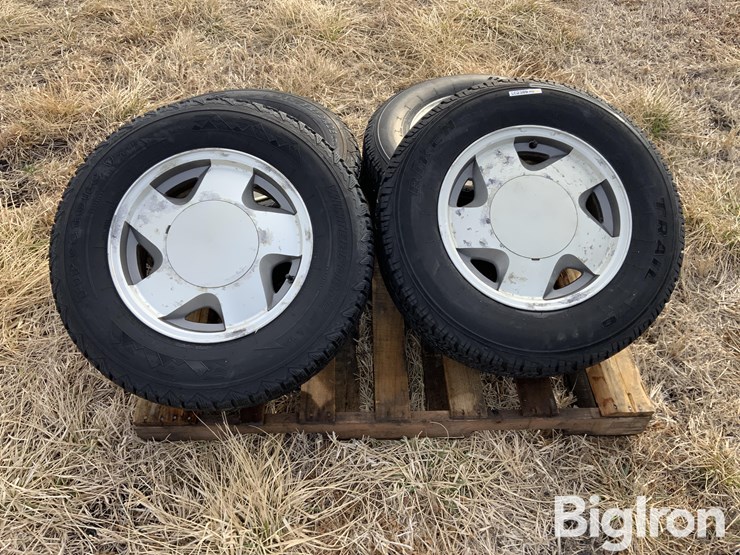 chevrolet-suburban-image-2