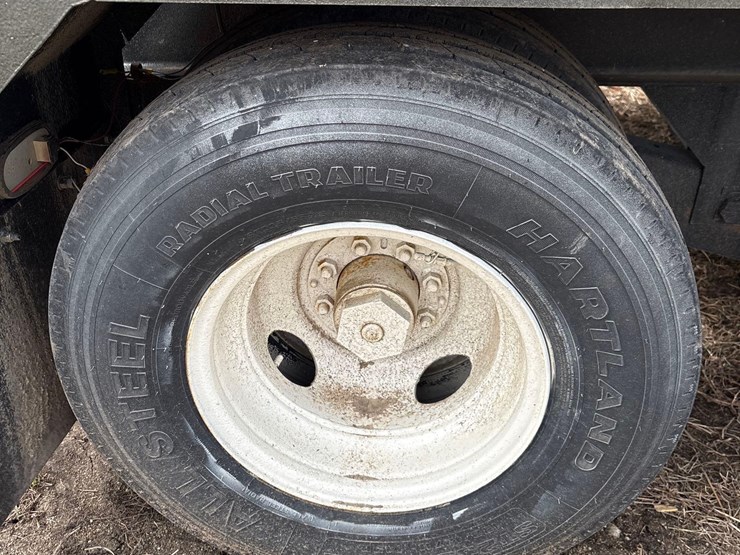 triple-r-500bu-gooseneck-hopper-trailer-image-11