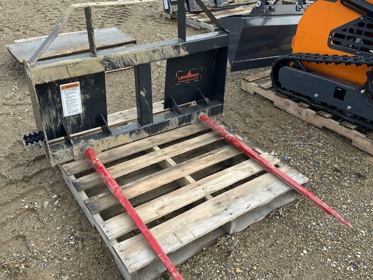 skidsteer-2-prong-bale-spear-image-1